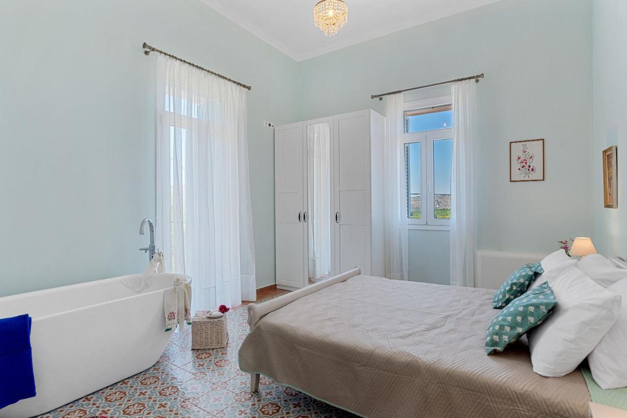 Villa Remedio Neon Khorion  외부 사진