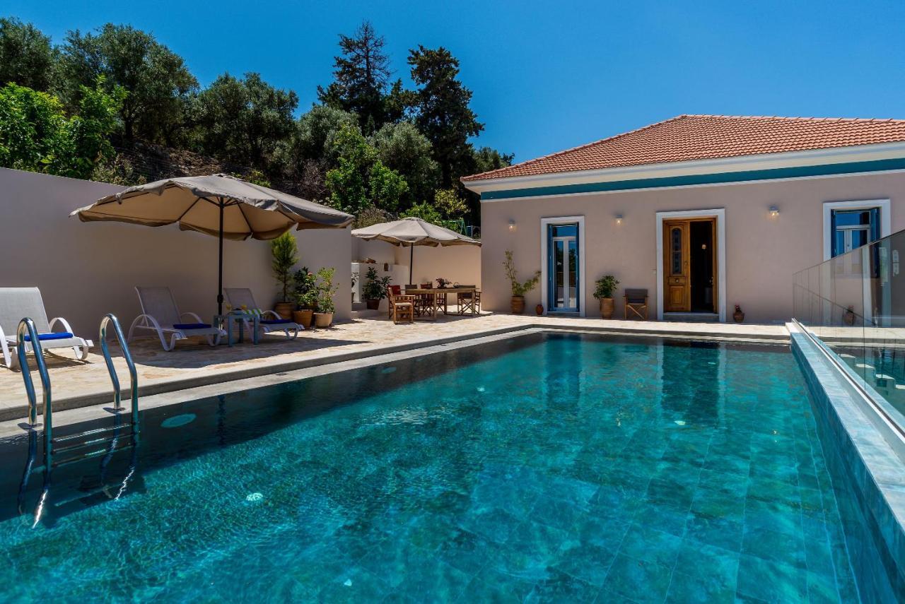 Villa Remedio Neon Khorion  외부 사진