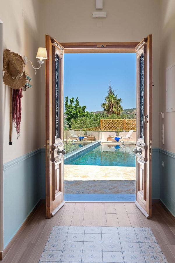 Villa Remedio Neon Khorion  외부 사진